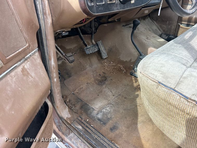 image for item FC5142 1990 Ford F250  pickup truck