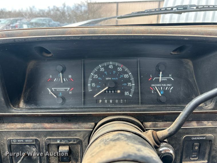 image for item FC5142 1990 Ford F250  pickup truck