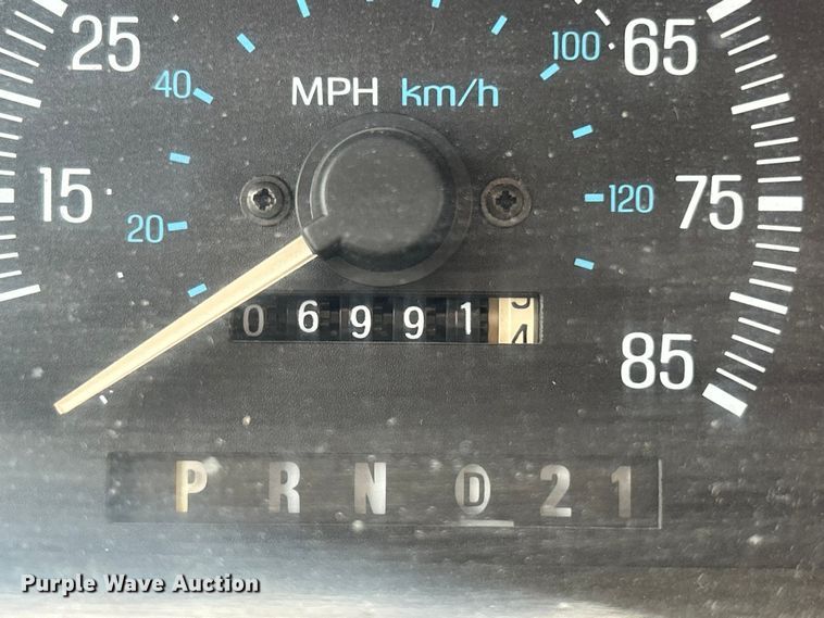 image for item FC5142 1990 Ford F250  pickup truck