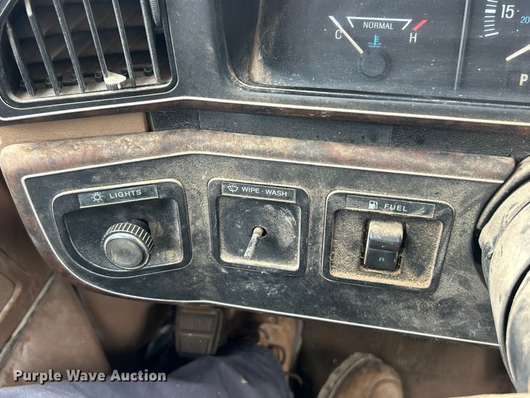 image for item FC5142 1990 Ford F250  pickup truck