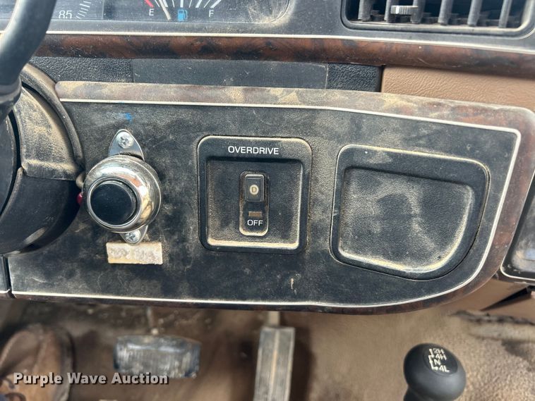 image for item FC5142 1990 Ford F250  pickup truck