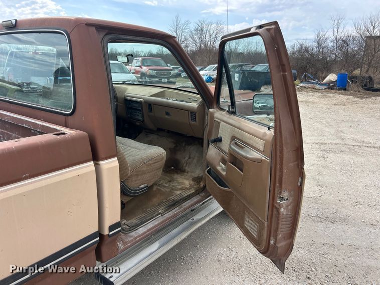 image for item FC5142 1990 Ford F250  pickup truck