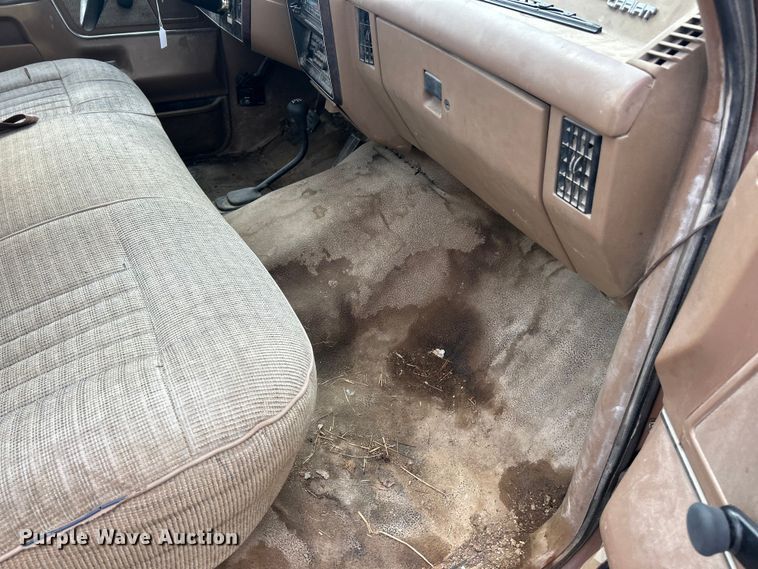 image for item FC5142 1990 Ford F250  pickup truck