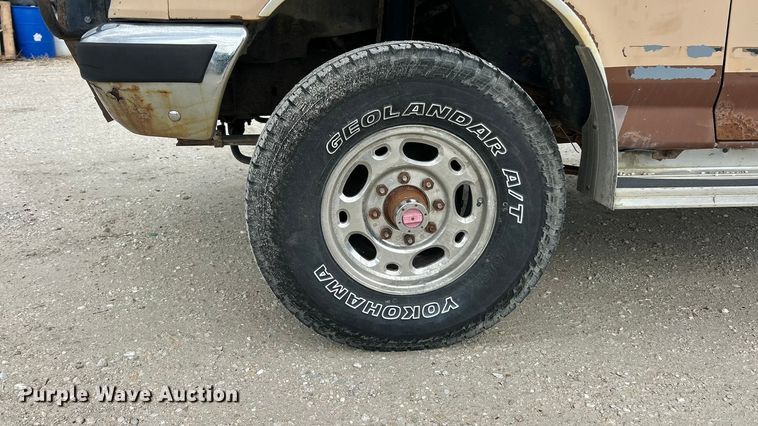 image for item FC5142 1990 Ford F250  pickup truck