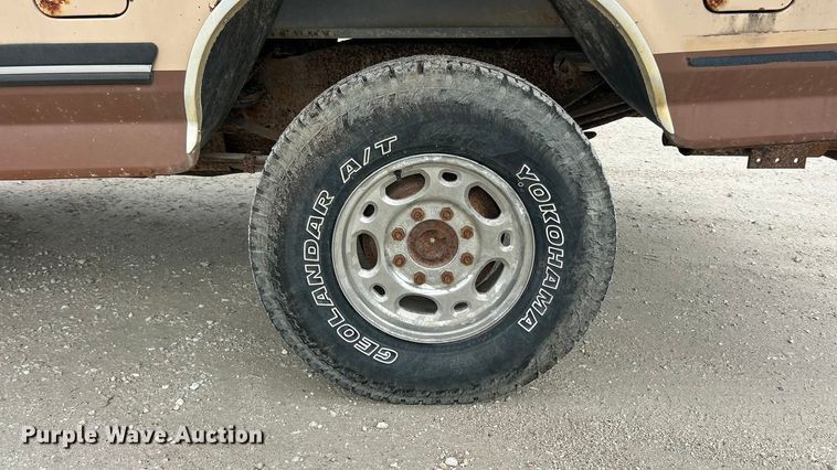 image for item FC5142 1990 Ford F250  pickup truck