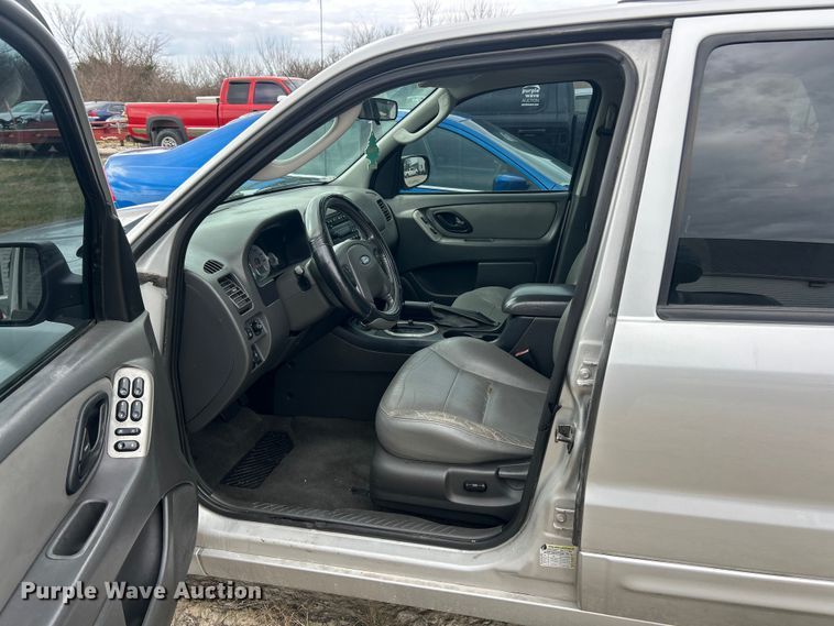 image for item FC5143 2007 Ford Escape Hybrid SUV