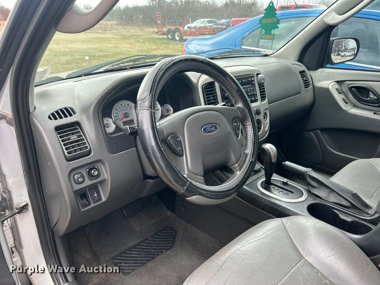 image for item FC5143 2007 Ford Escape Hybrid SUV