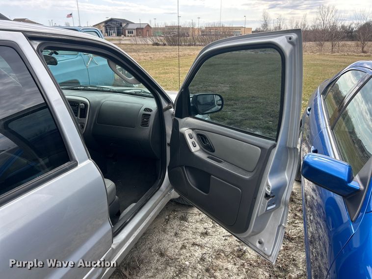 image for item FC5143 2007 Ford Escape Hybrid SUV