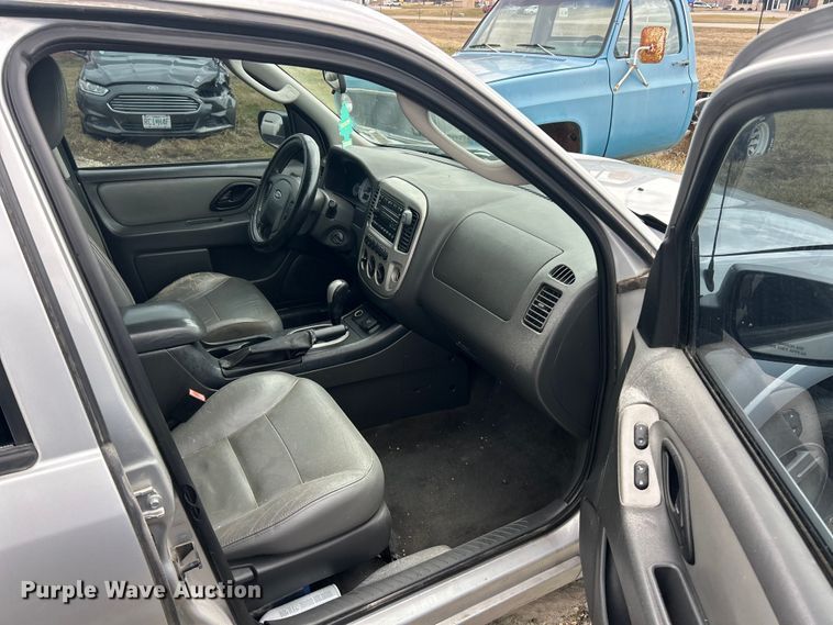 image for item FC5143 2007 Ford Escape Hybrid SUV