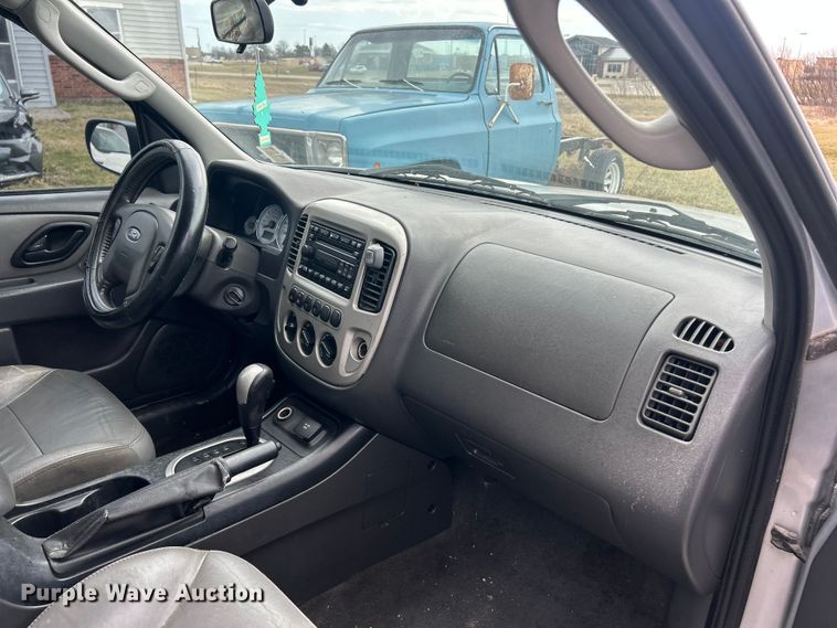 image for item FC5143 2007 Ford Escape Hybrid SUV