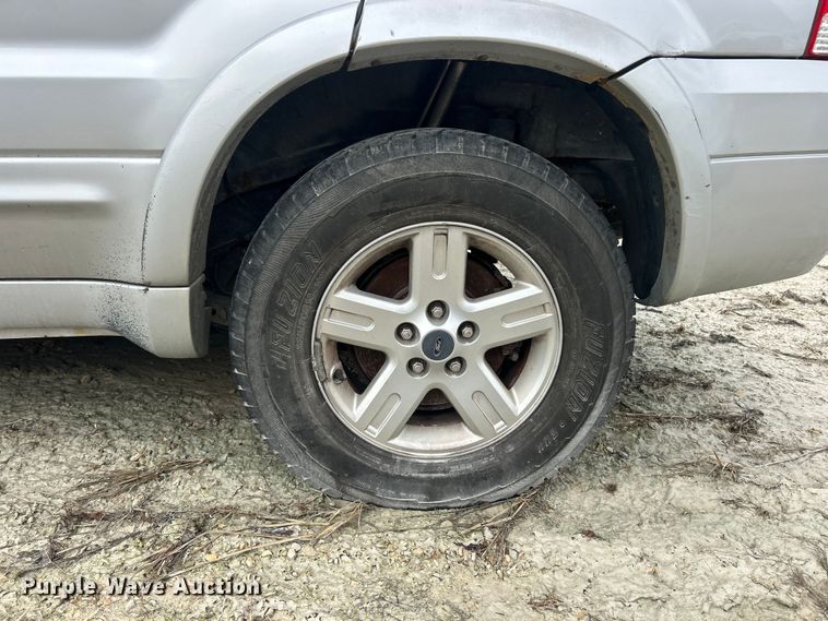 image for item FC5143 2007 Ford Escape Hybrid SUV
