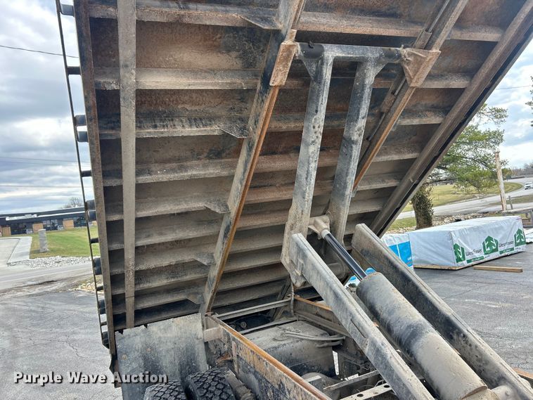 image for item FC5146 2007 GMC W4500 dump flatbed truck