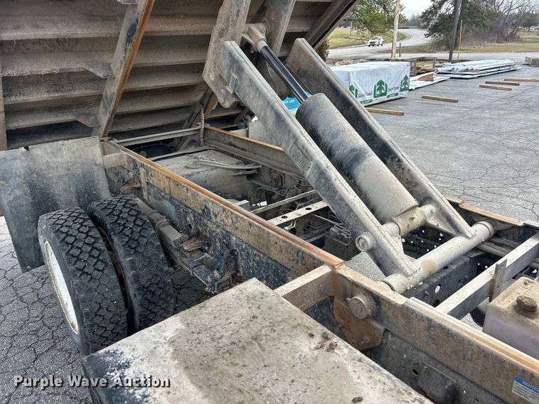 image for item FC5146 2007 GMC W4500 dump flatbed truck