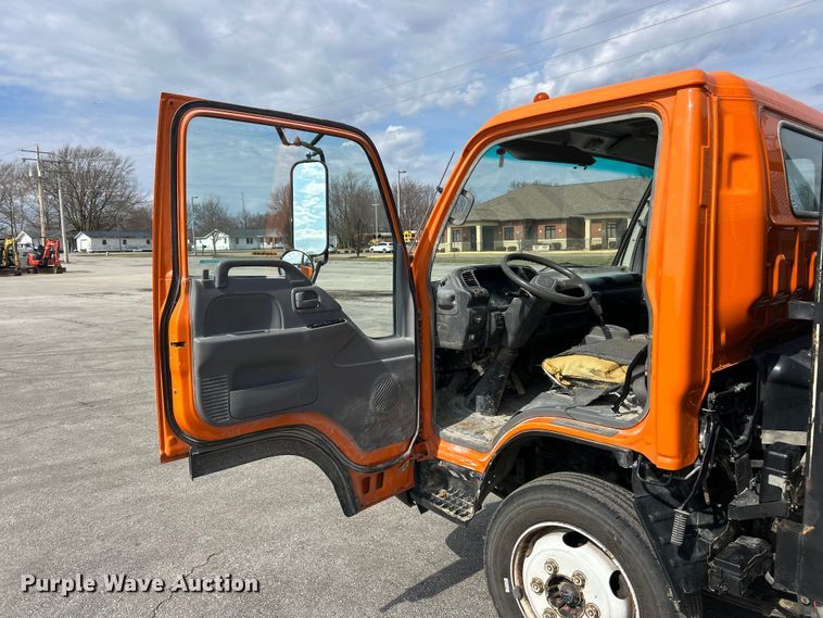 image for item FC5146 2007 GMC W4500 dump flatbed truck