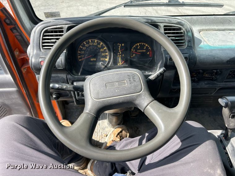 image for item FC5146 2007 GMC W4500 dump flatbed truck