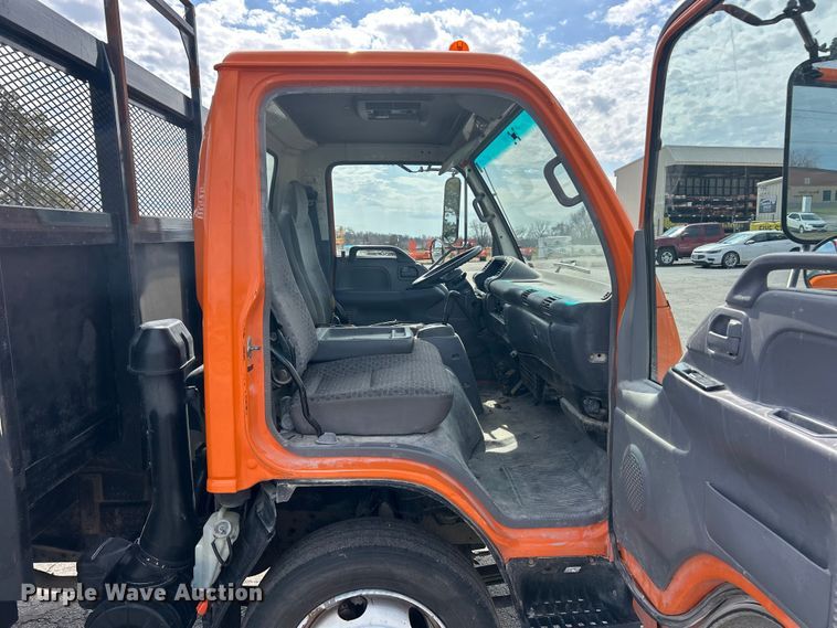 image for item FC5146 2007 GMC W4500 dump flatbed truck