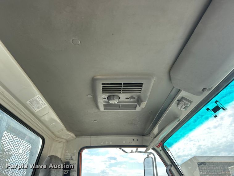 image for item FC5146 2007 GMC W4500 dump flatbed truck