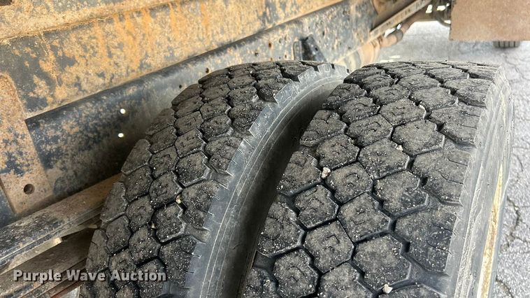 image for item FC5146 2007 GMC W4500 dump flatbed truck