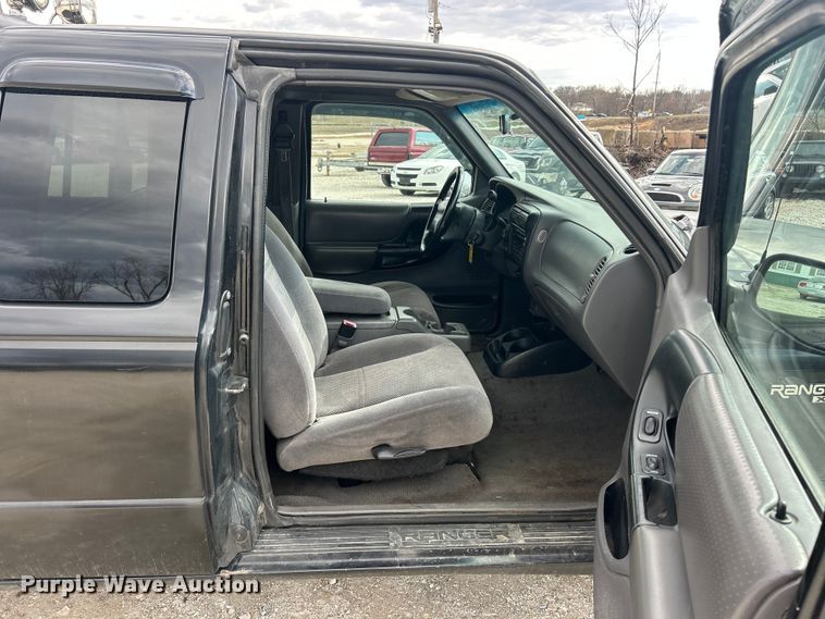image for item FC5148 1999 Ford Ranger XLT Ext. Cab pickup truck