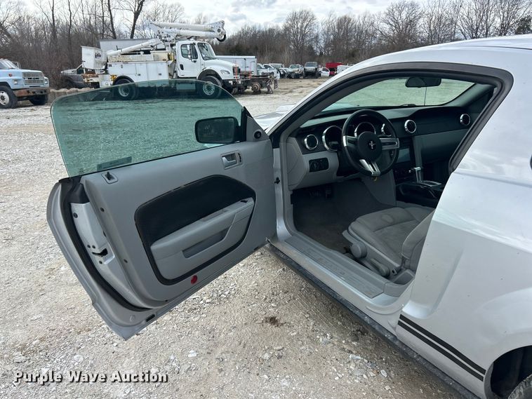 image for item FC5149 2008 Ford Mustang 