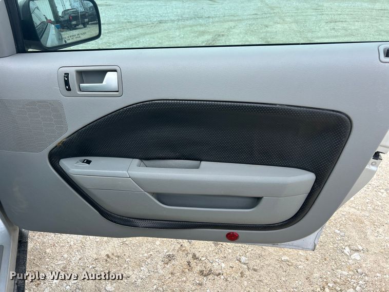 image for item FC5149 2008 Ford Mustang 