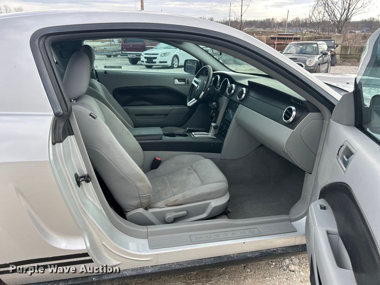 image for item FC5149 2008 Ford Mustang 