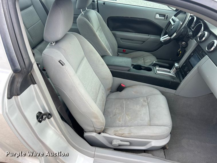 image for item FC5149 2008 Ford Mustang 