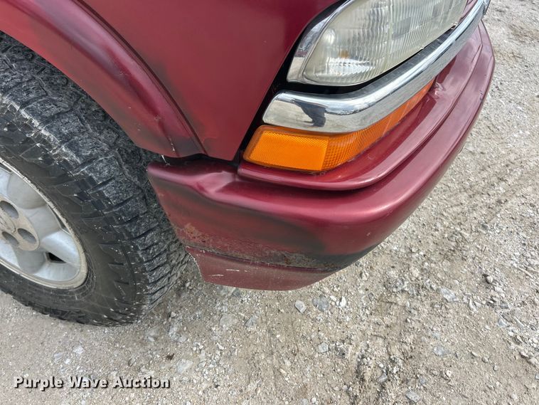 image for item FC5150 2003 Chevrolet S10 Crew Cab pickup truck