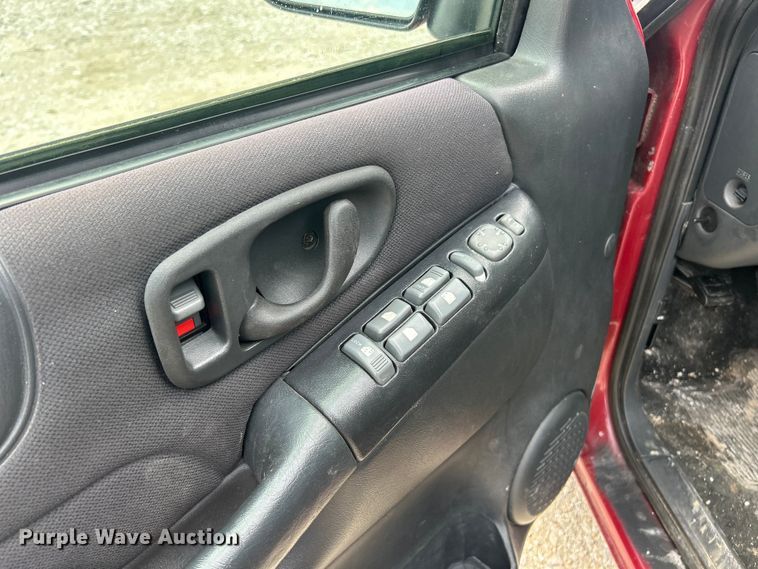 image for item FC5150 2003 Chevrolet S10 Crew Cab pickup truck