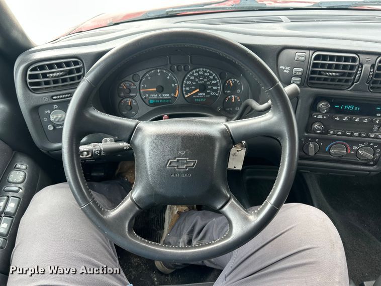 image for item FC5150 2003 Chevrolet S10 Crew Cab pickup truck