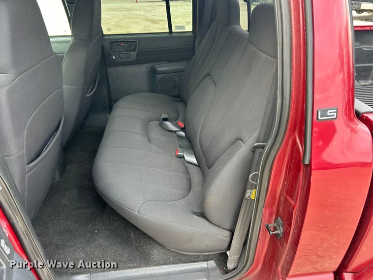 image for item FC5150 2003 Chevrolet S10 Crew Cab pickup truck