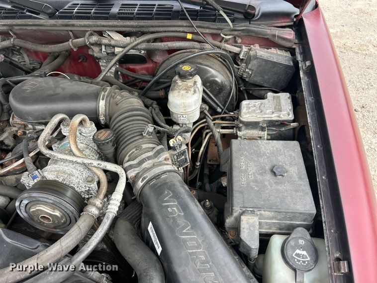 image for item FC5150 2003 Chevrolet S10 Crew Cab pickup truck