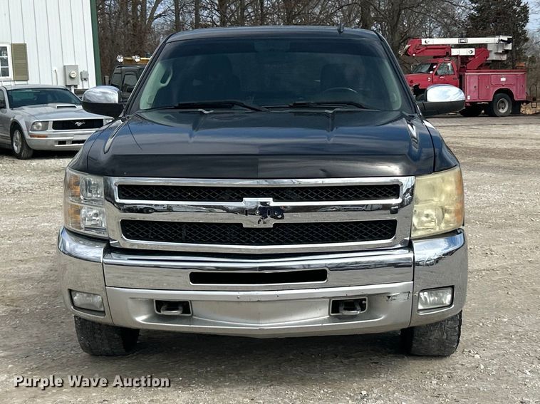 image for item FC5151 2013 Chevrolet Silverado 1500 Ext. Cab pickup truck