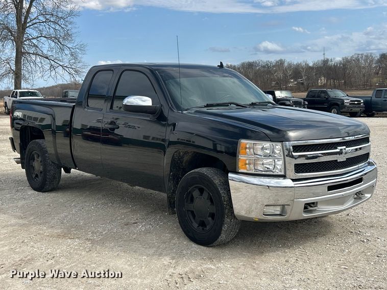 image for item FC5151 2013 Chevrolet Silverado 1500 Ext. Cab pickup truck