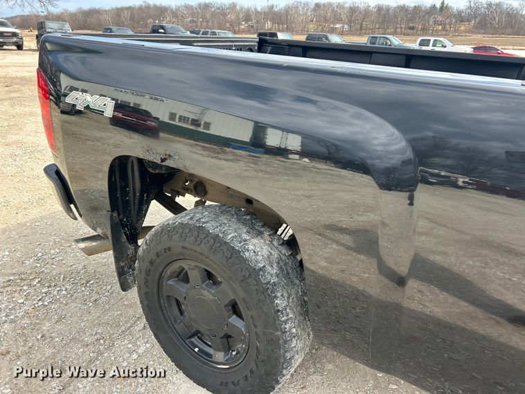 image for item FC5151 2013 Chevrolet Silverado 1500 Ext. Cab pickup truck