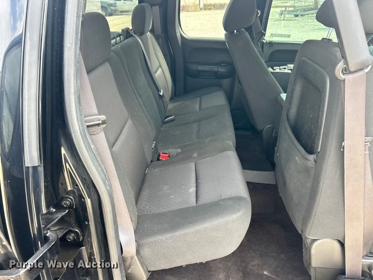 image for item FC5151 2013 Chevrolet Silverado 1500 Ext. Cab pickup truck