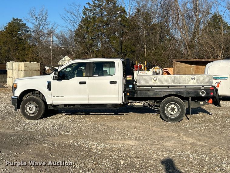 image for item FC5156 2020 Ford F350 Super Duty XL Crew Cab flatbed pickup truck
