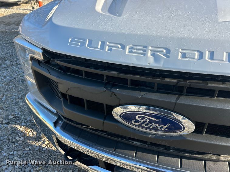 image for item FC5156 2020 Ford F350 Super Duty XL Crew Cab flatbed pickup truck