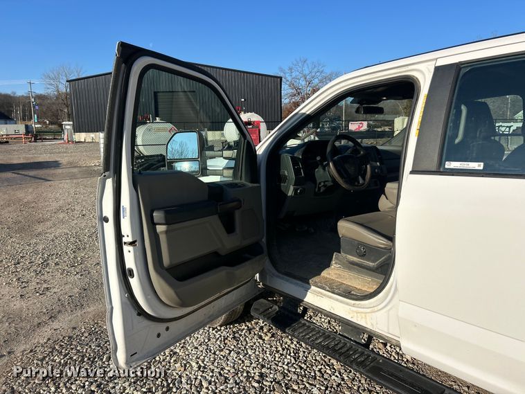 image for item FC5156 2020 Ford F350 Super Duty XL Crew Cab flatbed pickup truck