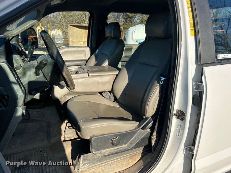 image for item FC5156 2020 Ford F350 Super Duty XL Crew Cab flatbed pickup truck