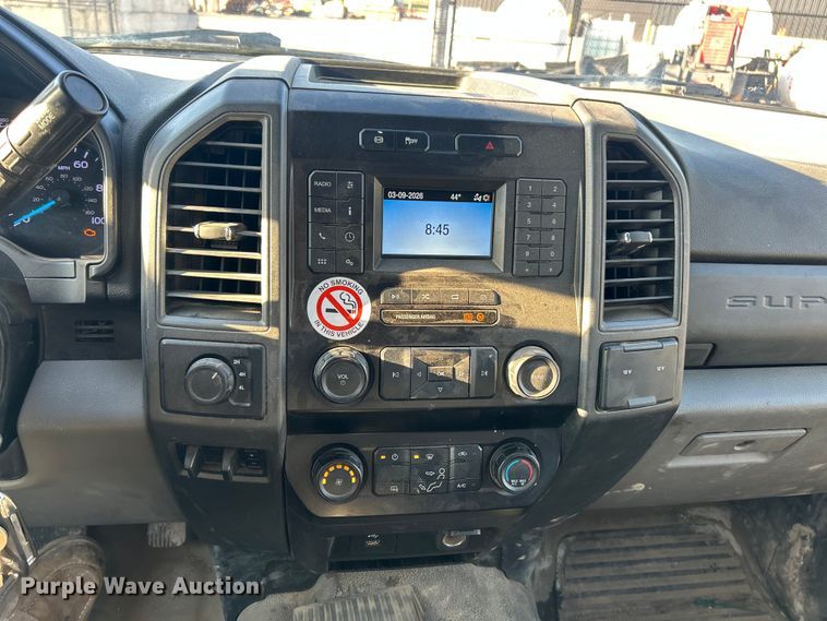 image for item FC5156 2020 Ford F350 Super Duty XL Crew Cab flatbed pickup truck