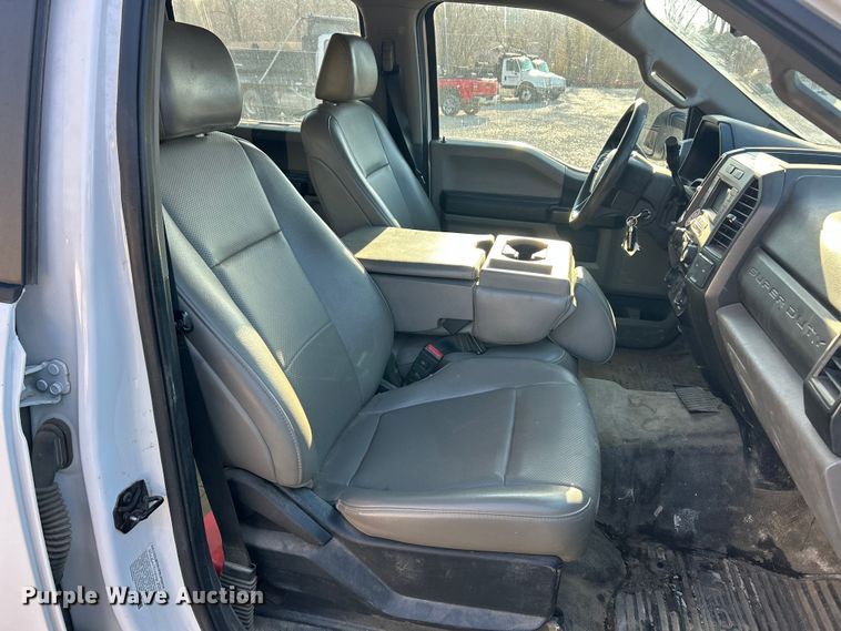 image for item FC5156 2020 Ford F350 Super Duty XL Crew Cab flatbed pickup truck