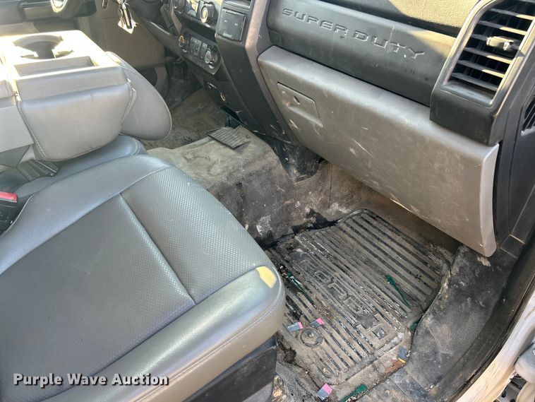 image for item FC5156 2020 Ford F350 Super Duty XL Crew Cab flatbed pickup truck