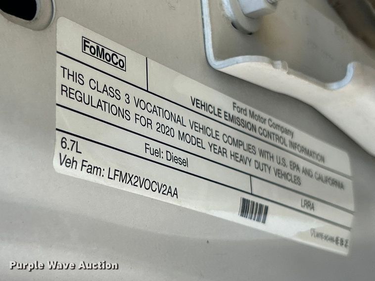 image for item FC5156 2020 Ford F350 Super Duty XL Crew Cab flatbed pickup truck