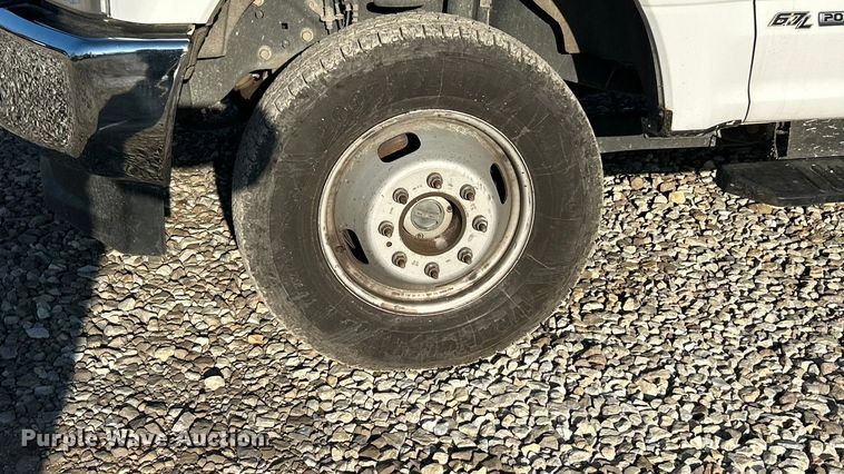 image for item FC5156 2020 Ford F350 Super Duty XL Crew Cab flatbed pickup truck