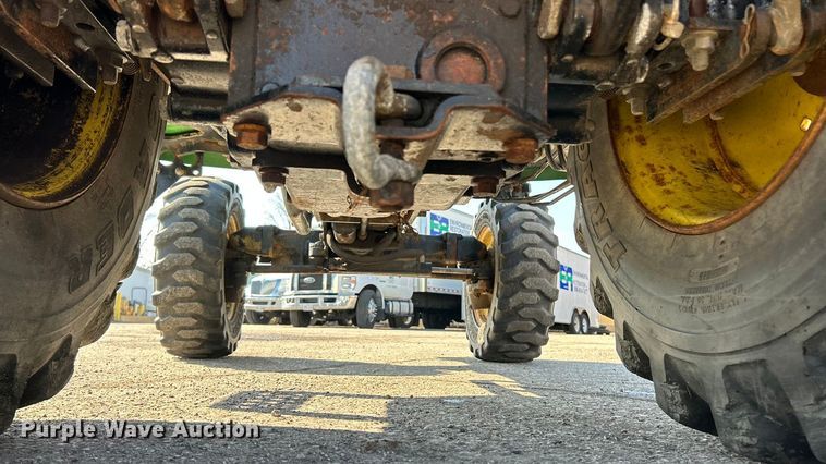 image for item FC5157 2001 John Deere 4300 MFWD tractor
