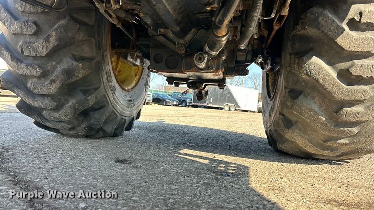 image for item FC5157 2001 John Deere 4300 MFWD tractor