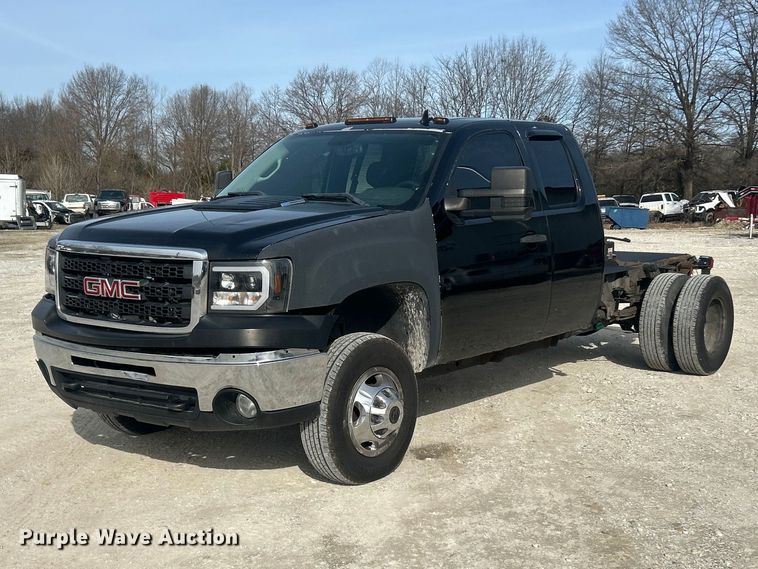 image for item FC5191 2011 GMC Sierra 3500HD Ext. Cab pickup truck cab and chassis