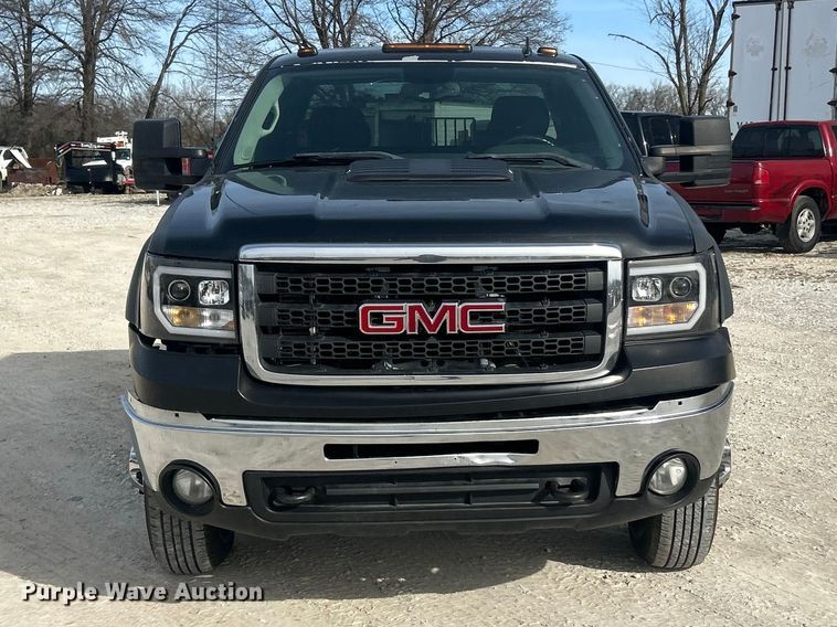 image for item FC5191 2011 GMC Sierra 3500HD Ext. Cab pickup truck cab and chassis