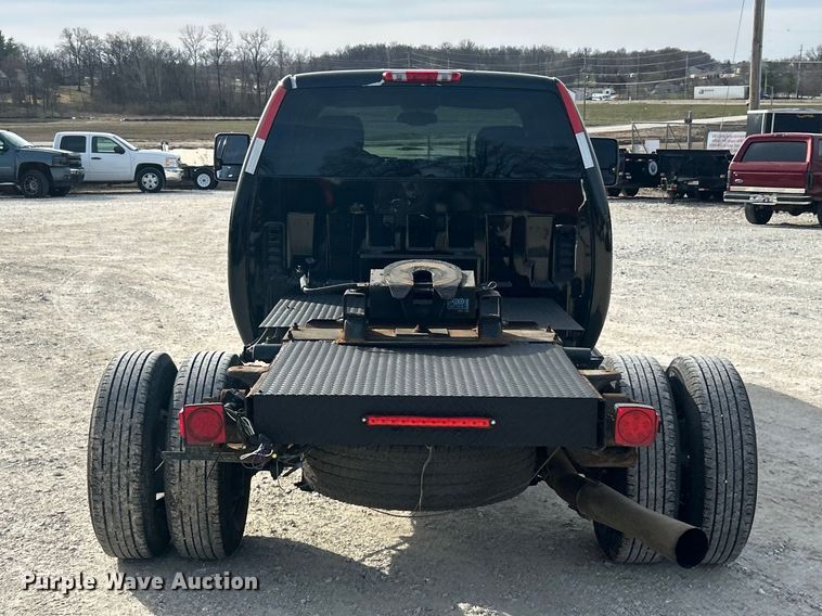 image for item FC5191 2011 GMC Sierra 3500HD Ext. Cab pickup truck cab and chassis